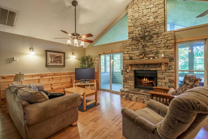 3103 Hatcher Top Rd, Sevierville, TN 37862
