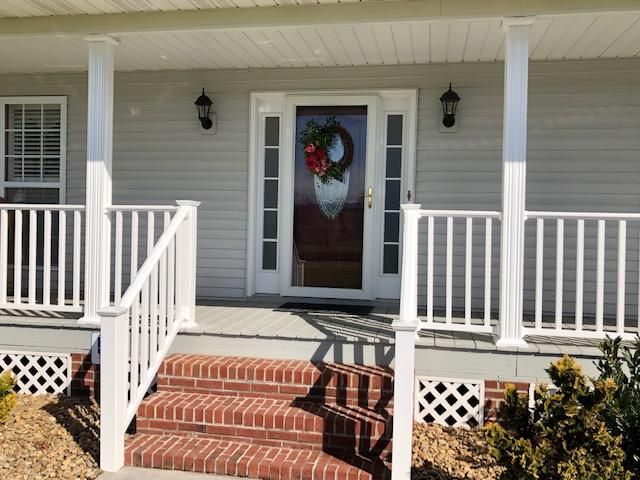 3103 Lazy River Ln, Sevierville, TN 37876