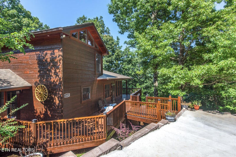 3103 Perry Circle Ln, Sevierville, TN 37862