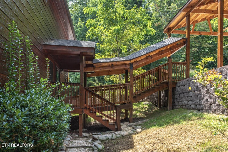 3103 Perry Circle Ln, Sevierville, TN 37862