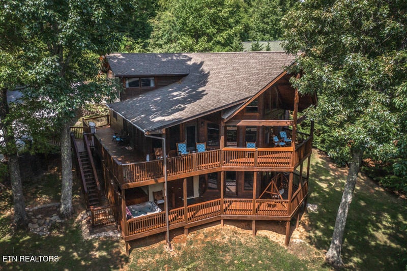3103 Perry Circle Ln, Sevierville, TN 37862