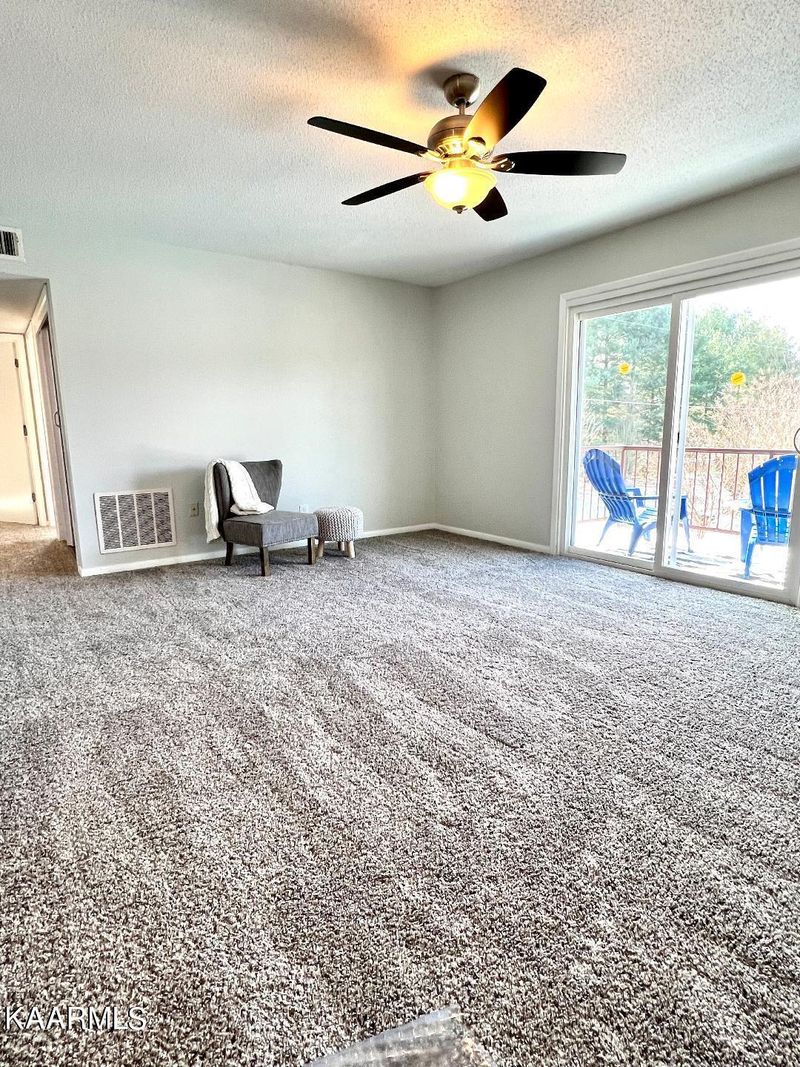 3104 N Broadway St #APT C24, Knoxville, TN 37917