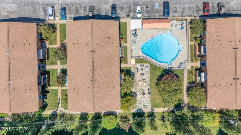3104 N Broadway St #B16, Knoxville, TN 37917