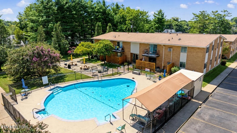 3104 N Broadway St #B16, Knoxville, TN 37917
