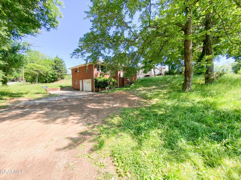 3104 Sanderson Rd, Knoxville, TN 37921