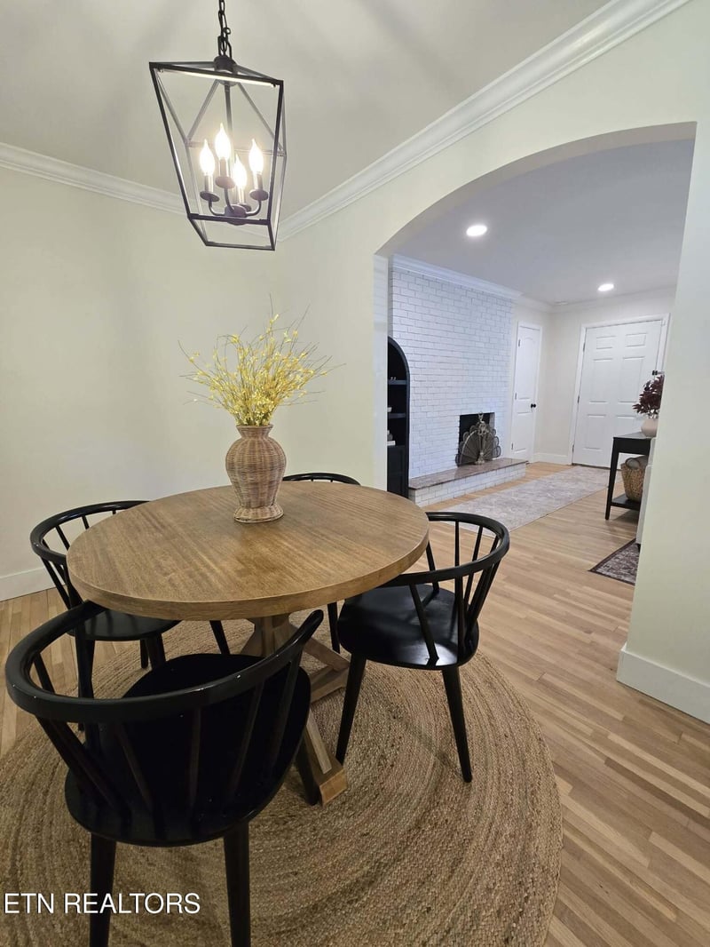 3105 Hazelwood Rd, Knoxville, TN 37921