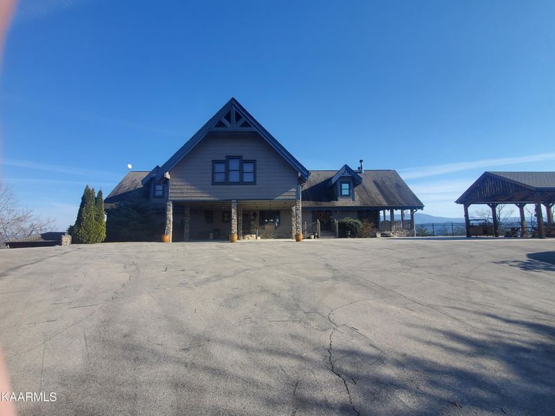 3106 Summit Trails Dr, Sevierville, TN 37862