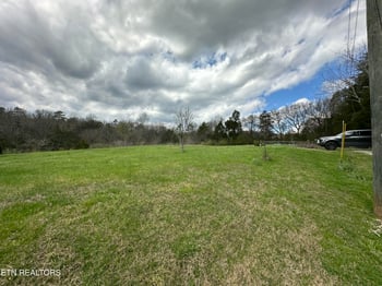 3107 Howell Rd, Mascot, TN 37806