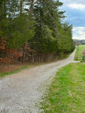 3107 Howell Rd, Mascot, TN 37806