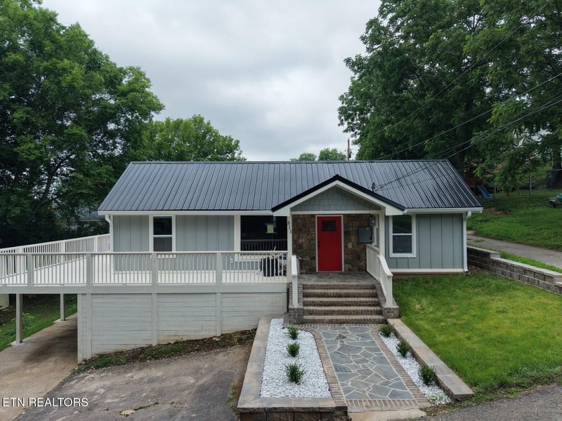 311 12 E 1st Ave, Lenoir City, TN 37771