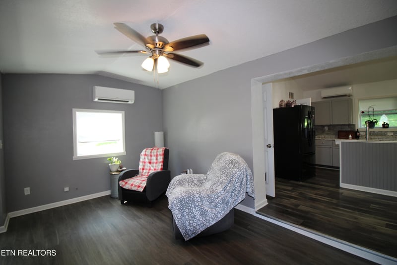 311 Bussell Ferry Rd, Lenoir City, TN 37771