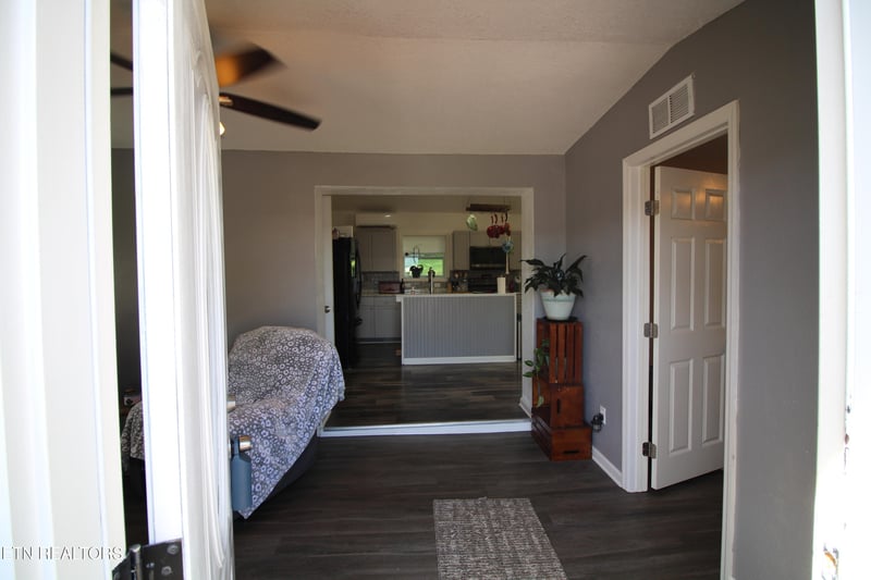 311 Bussell Ferry Rd, Lenoir City, TN 37771
