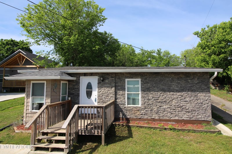 311 Bussell Ferry Rd, Lenoir City, TN 37771