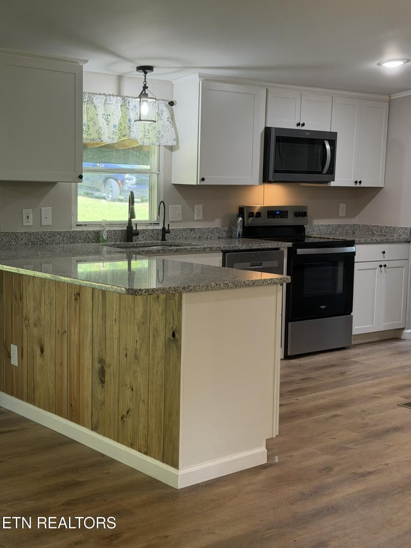 311 Dean Dr, Ten Mile, TN 37880
