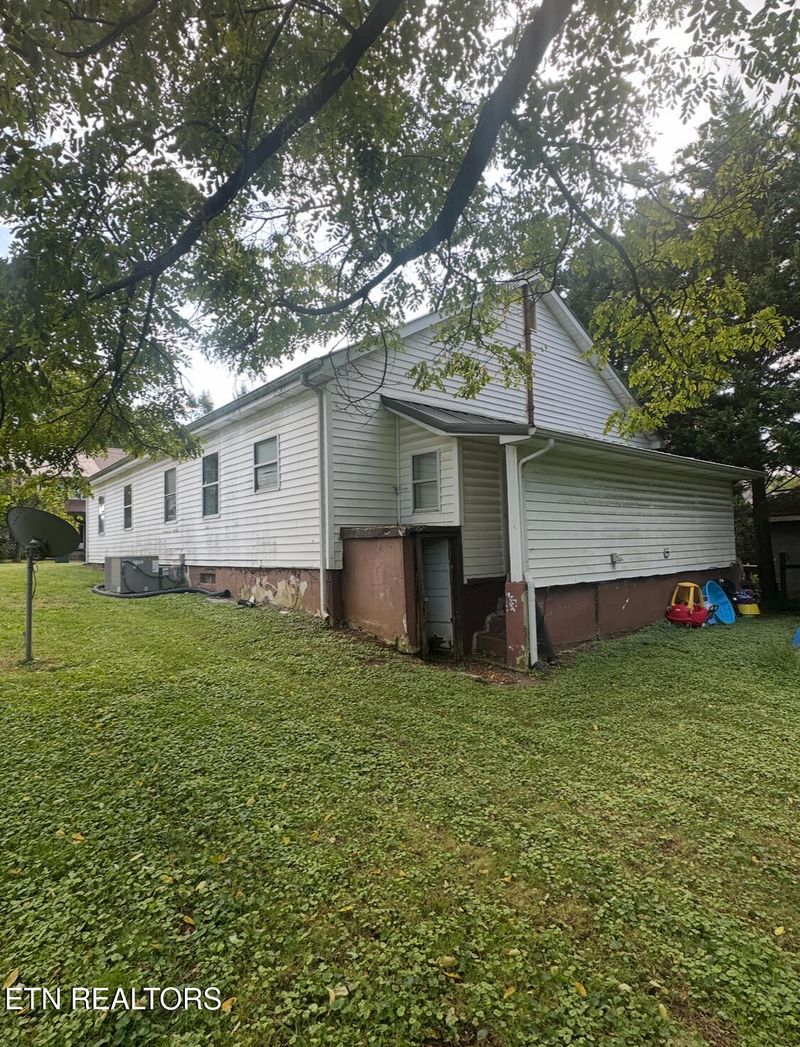 311 E 4th North St, Morristown, TN 37814