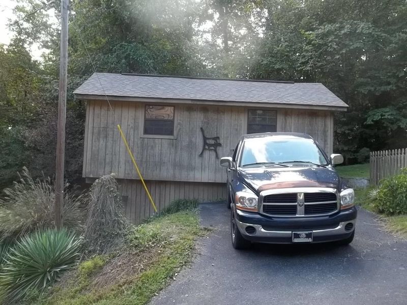 311 Hiwassee Dr, Jacksboro, TN 37757