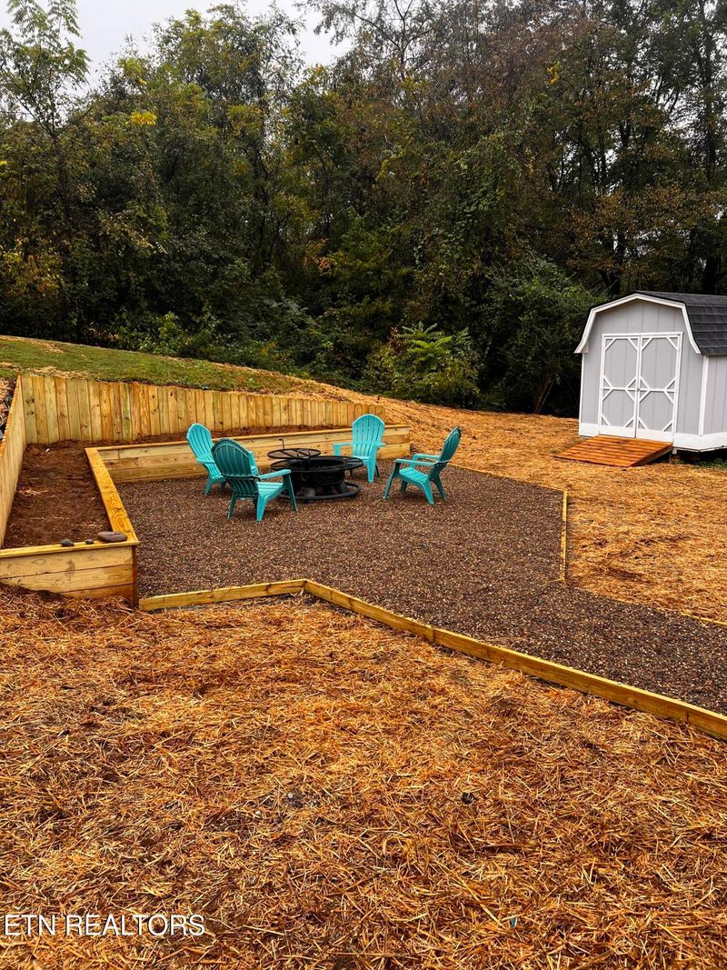 311 Jane Way Ln, Jacksboro, TN 37757