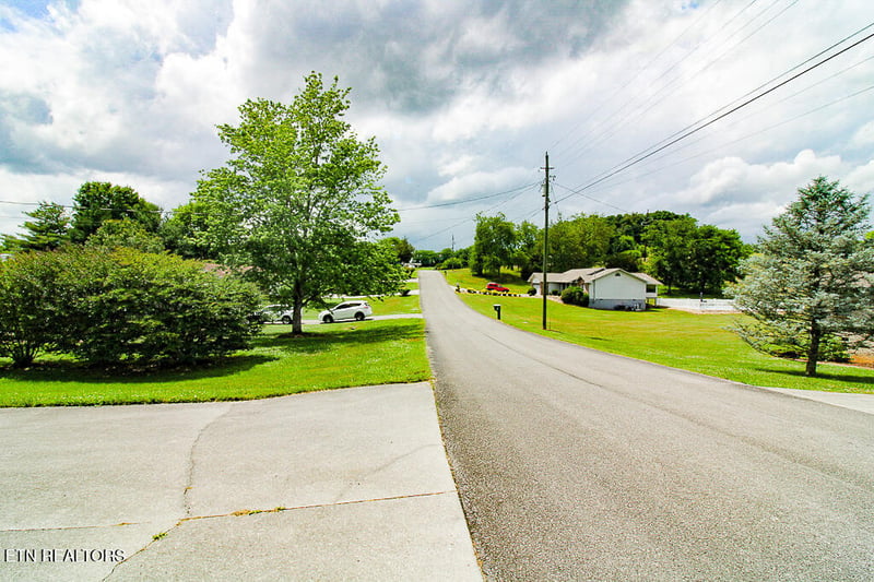 311 Newman Dr, Kodak, TN 37764