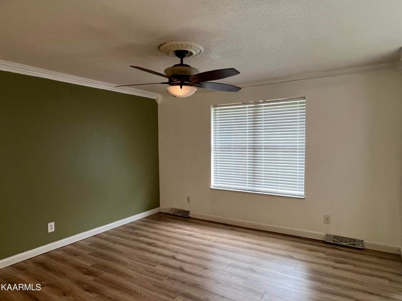 311 Oak Rd, Powell, TN 37849