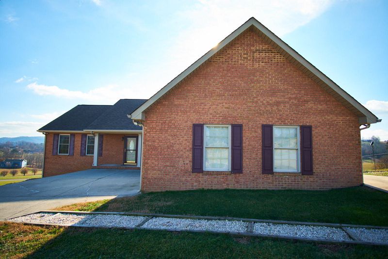 311 Pocahontas Ln, Rutledge, TN 37861