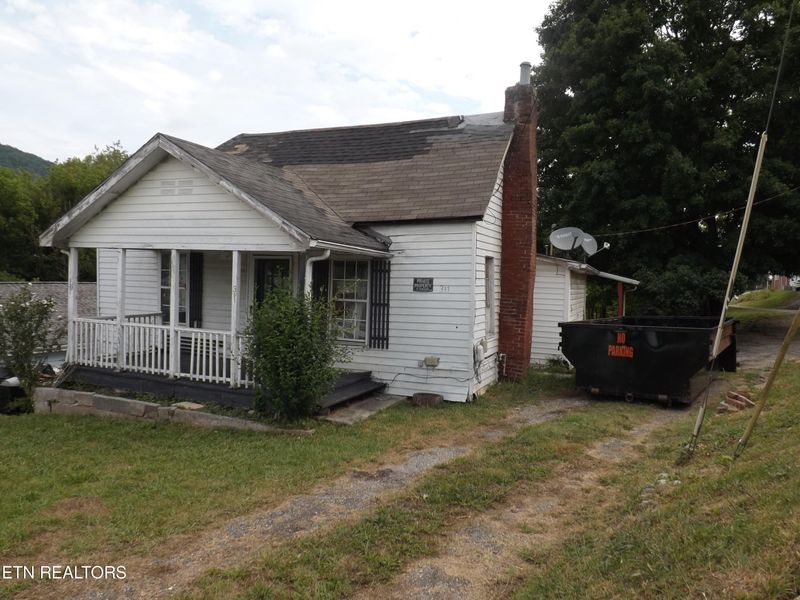 311 S Cumberland Ave, Lafollette, TN 37766