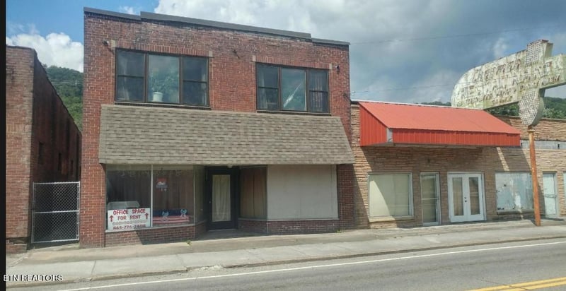 311 S Main St, Rocky Top, TN 37769