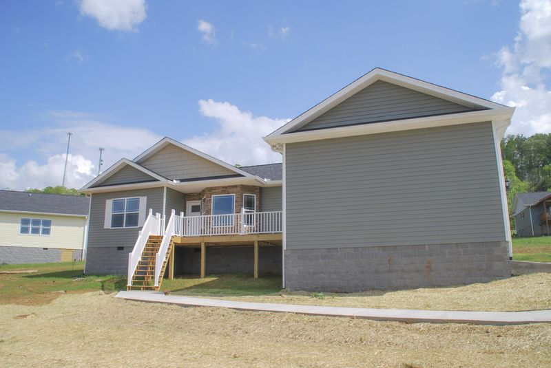 311 Stoney Brook Tr, Kodak, TN 37764