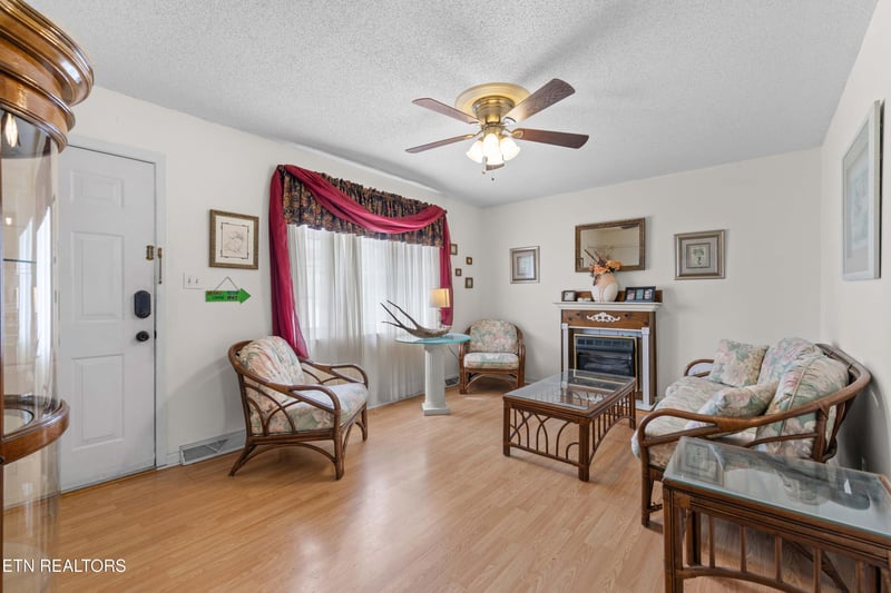 311 Thelma Cir, Jacksboro, TN 37757
