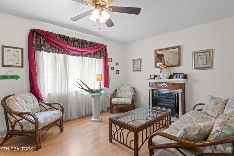 311 Thelma Cir, Jacksboro, TN 37757
