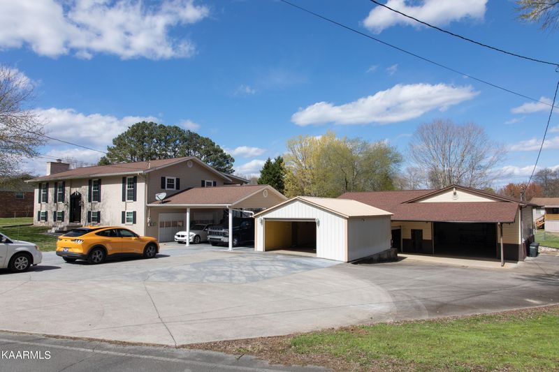311 Yarnell Rd, Clinton, TN 37716
