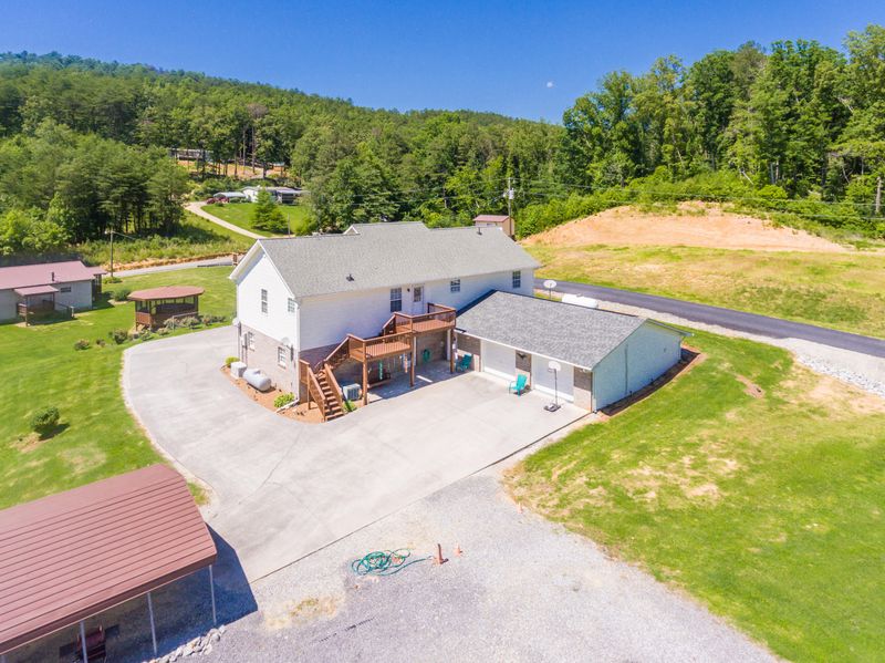 3110 Allegheny Loop Rd, Maryville, TN 37803