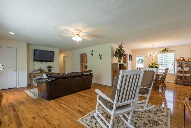3110 Allegheny Loop Rd, Maryville, TN 37803