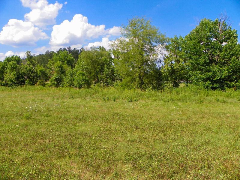 3110 Cherokee Valley Dr, Pigeon Forge, TN 37862