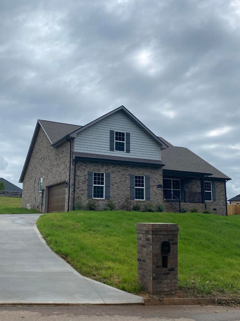 3111 Sagegrass Dr, Louisville, TN 37777
