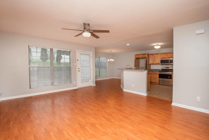 3113 Pinex Ln, Knoxville, TN 37921
