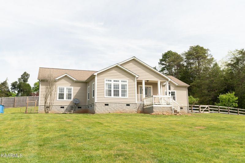 3115 Howell Rd, Mascot, TN 37806