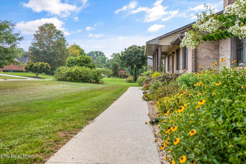 3116 Falcon Dr, Maryville, TN 37803