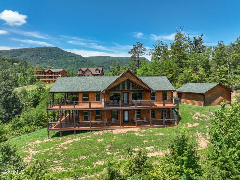 3116 Laughing Pine Ln, Sevierville, TN 37862