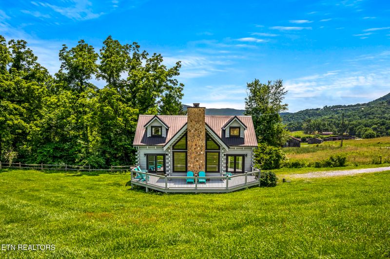 3117 Headrick Dr, Sevierville, TN 37862