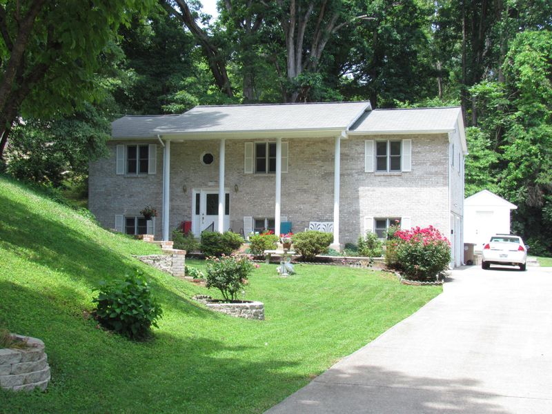 3117 Wilderness Rd, Knoxville, TN 37917