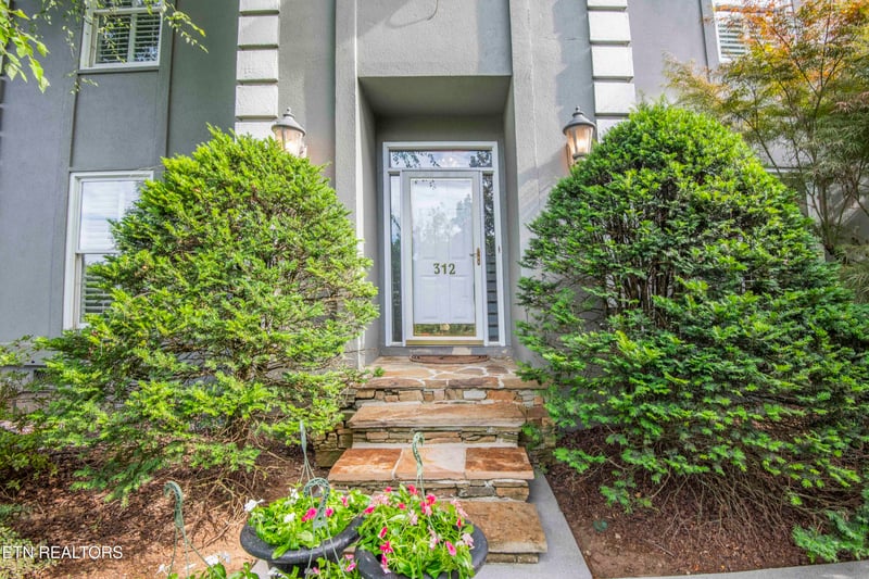 312 Axton Dr, Farragut, TN 37934