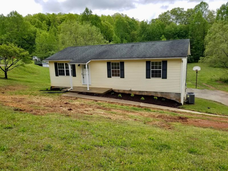312 Blacksferry Rd, Knoxville, TN 37931