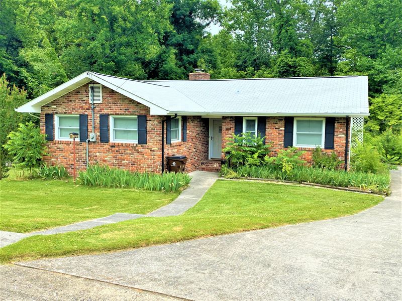 312 Delaware Ave, Oak Ridge, TN 37830