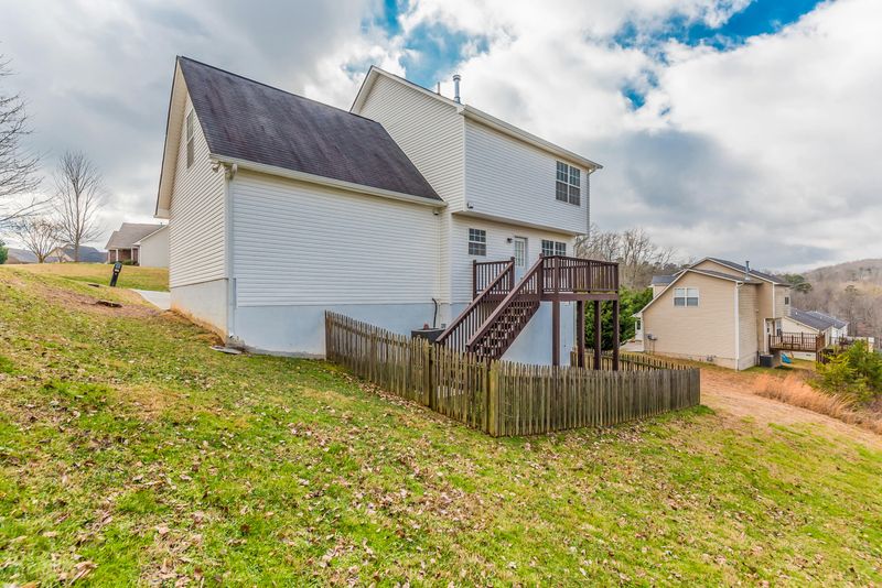312 Dogwood Glen Ln, Powell, TN 37849