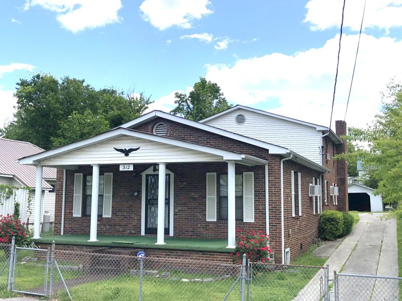 312 E Prospect St, Lafollette, TN 37766