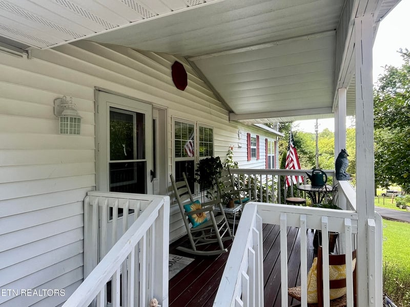 312 Finley Dr, Lenoir City, TN 37771