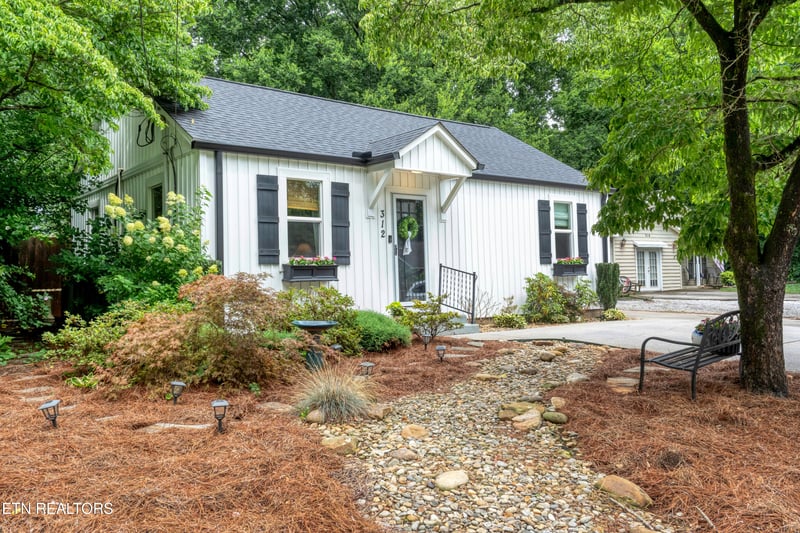 312 Incline Ln, Maryville, TN 37804