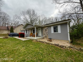312 Lakeview Dr, Crossville, TN 38558