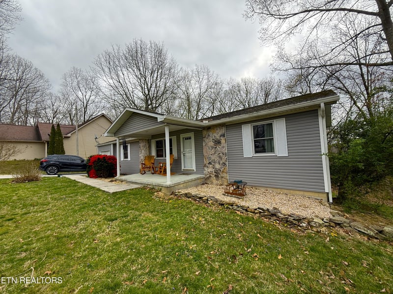 312 Lakeview Dr, Crossville, TN 38558