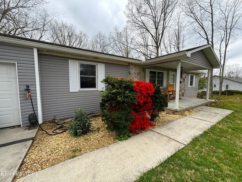 312 Lakeview Dr, Crossville, TN 38558